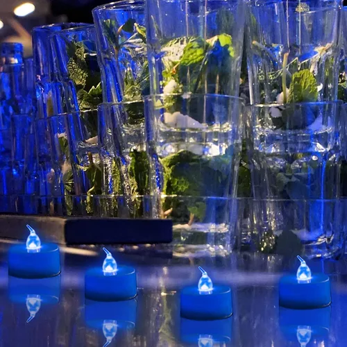Miniatura 2 de Velas de té sin llama, funcionan con pilas, paquete de 50 velas votivas LED parpadeantes de larga duración, 200 horas, realistas y brillantes