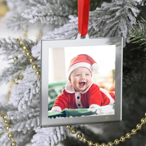Miniatura 28 de UNIQOOO 8 adornos de marcos de fotos de acrílico negro de Navidad para mostrar fotografías, 2.5 x 2.5 pulgadas decoración colgante festiva, marcos