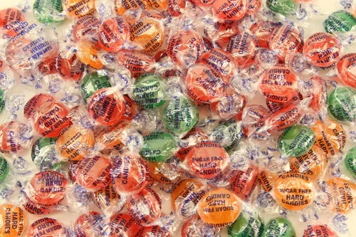 Miniatura 8 de Planet Sweets Caramelo duro con botones de canela sin azúcar, 1.5 libras, caramelos a granel envueltos individualmente