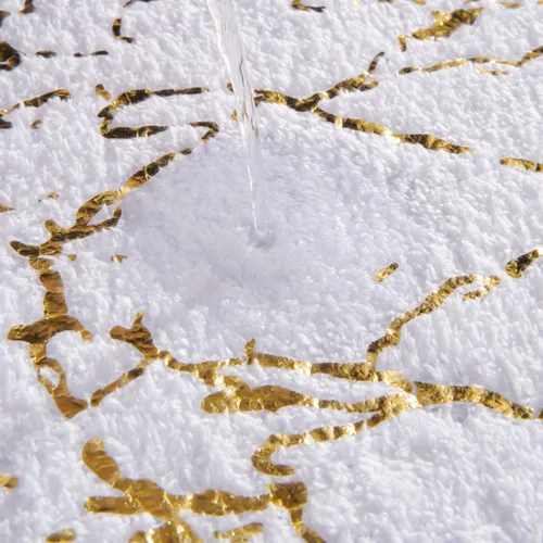 Miniatura 4 de QJHOMO Alfombra de baño de mármol, alfombras de baño blancas y doradas decorativas, antideslizante, tapete de baño super absorbente de microfibra