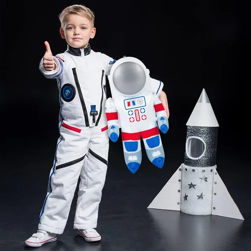 Miniatura 4 de ArtCreativity Paquete de 2 astronautas inflables de 22 pulgadas con etiqueta para colgar, decoraciones de fiesta temática espacial para eventos