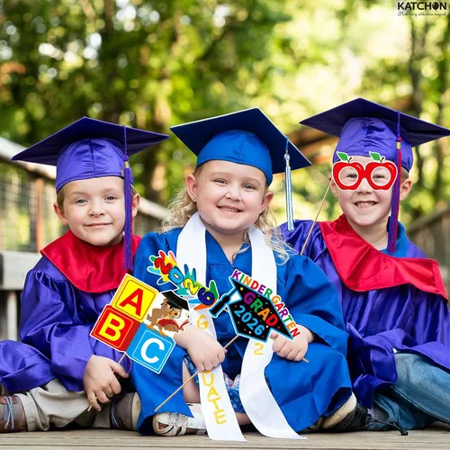 Miniatura 9 de KatchOn, Accesorios para fotos de graduación de jardín de infantes – Paquete de 30 Accesorios de cabina de fotos de graduación de jardín