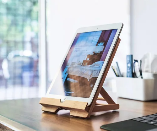 Miniatura 2 de Soporte para tableta de bambú Soporte ajustable plegable de madera para iPad con orificio cargable para escritorio iPad Soporte de cocina