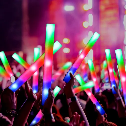 Miniatura 2 de OLUPP 48 piezas de palos de espuma brillantes, palos de resplandor a granel con 3 modos de parpadeo colorido, varitas luminosas para niños, paquete