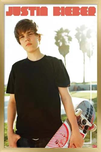 Miniatura 15 de Trends International Justin Bieber - Póster de pared de monopatín, 14.725 x 22.375 pulgadas, versión enmarcada de madera de granero