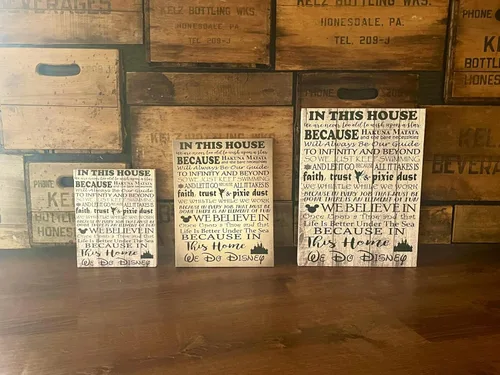 Miniatura 5 de Decoración de pared con temática de Disney, regalo de boda o nos vamos a Disney, We Do Disney, en esta casa, lienzo personalizado, personalizado