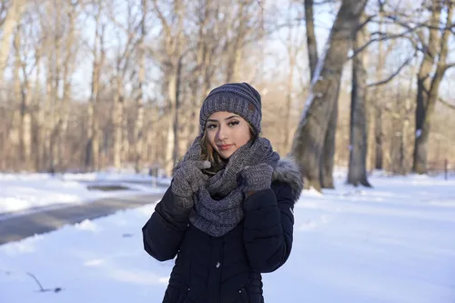 Miniatura 5 de Funky Junque Conjunto de gorro holgado de gran tamaño con bufanda infinita para mensajes de texto