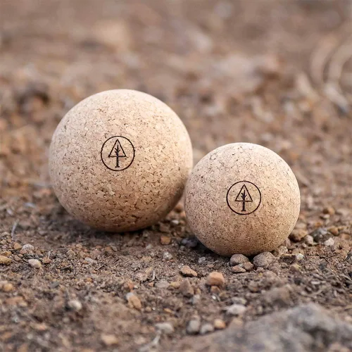 Miniatura 9 de Bola de masaje de corcho de viaje, alternativa ligera y sostenible a la bola de lacrosse para aliviar el dolor muscular