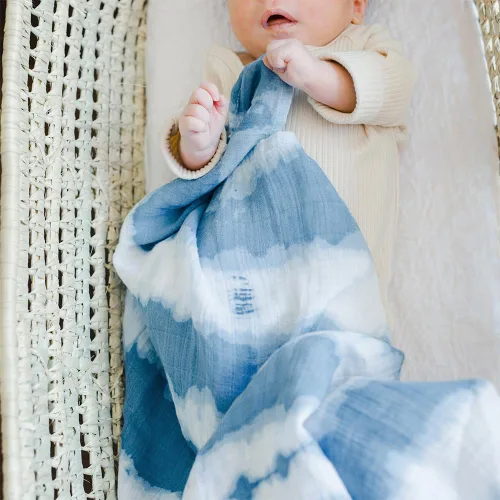Miniatura 6 de Crane Baby Manta de muselina suave, envoltura suave para niños y niñas, teñido anudado azul, 47 x 47 pulgadas
