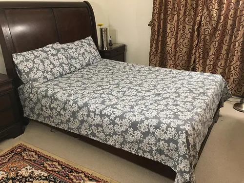Miniatura 10 de El juego de 4 sábanas de 500 hilos con estampado floral azul de polialgodón de lujo incluye: 1 plano, 1 sábana bajera y 2 fundas de almohada, juego