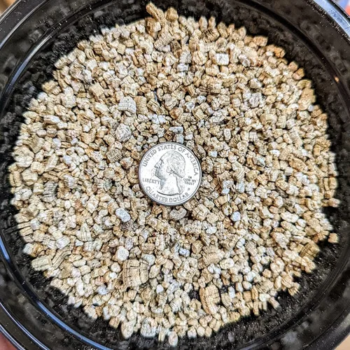 Miniatura 2 de Vermiculita - 2 litros (1/2 galón) de grado agrícola medio grueso de vermiculita por PowerGrow Systems
