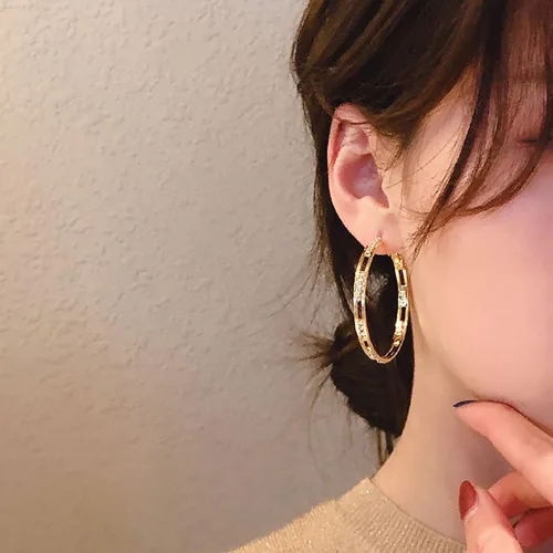 Miniatura 6 de 1 par de aretes de plata para mujer, aretes populares con forma de C, de aleación de diamante, para niña