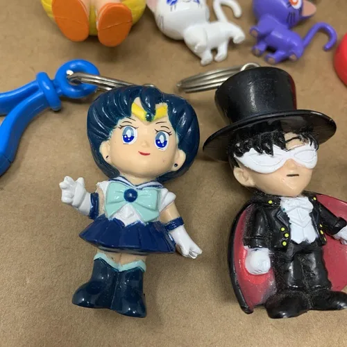 Miniatura 5 de Irwin Toy Embrace the Power of Sailor Moon Llavero Clip-On - Un accesorio elegante para entusiastas del anime y coleccionistas