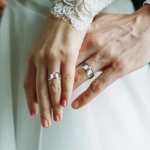 Miniatura 4 de Anillos de tungsteno para hombres y mujeres, 0.315 pulgadas, color negro y plateado, anillo de boda de carburo con incrustaciones de agujero