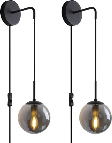 KUZZULL Juego de 2 apliques de pared de color negro mate para dormitorio, apliques de pared enchufables con globo gris ahumado con pantalla de