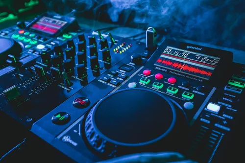 Miniatura 2 de Gemini - Mezclador de DJ de 2 canales con Bluetooth, ecualizador de micrófono, control de curva Crossfader, construcción de metal resistente