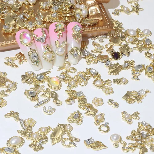 Miniatura 8 de 50 dijes dorados para uñas acrílicas, estilos mixtos, diamantes de imitación brillantes de aleación de perlas para uñas, flores, mariposa, corazón