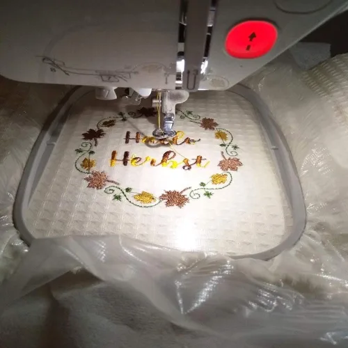Miniatura 6 de New Brothread Peso Ligero Transparente Lavable - Película de Acabado de Bordado Soluble en Agua - Rollo de 12" x 25 yardas - Corta en Varios Tamaños