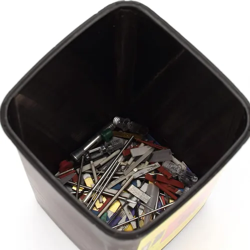 Miniatura 8 de Estuche dispensador de cuchillas de afeitar TEONEI, contenedor pequeño portátil de objetos punzantes, estuche de eliminación de cuchillas