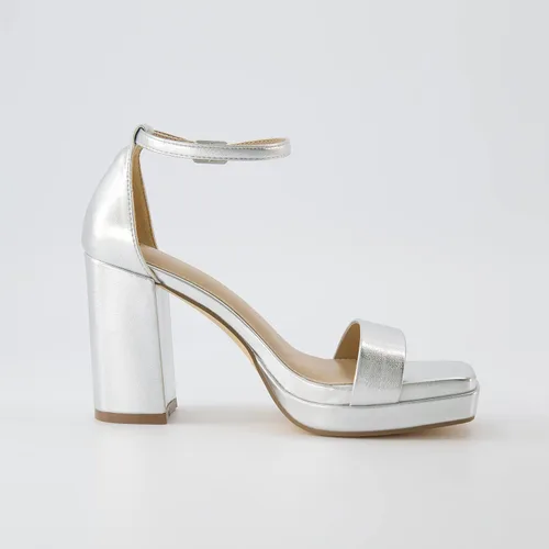 Miniatura 4 de CUSHIONAIRE Sandalia Grammy de plataforma con tacón de bloque de una banda para mujer + espuma viscoelástica, anchos disponibles