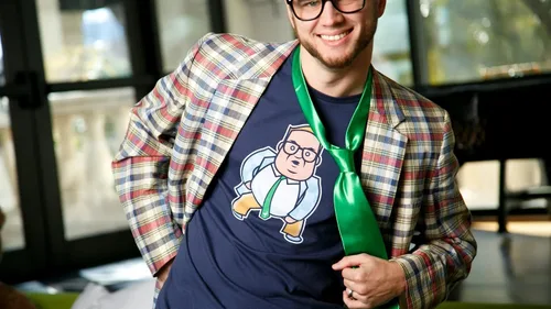 Miniatura 4 de theCHIVE Camiseta de Chris Farley SNL Matt Foley Van Down by The River