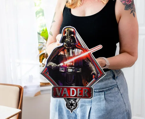 Miniatura 5 de Silver Buffalo Disney Star Wars Darth Vader Episodio 4 Arte de pared de madera troquelada, 13 x 9.5 pulgadas, multicolor