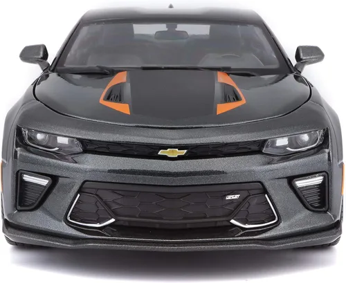 Miniatura 2 de Maisto 1:18 SE 2017 Chevrolet Camaro del 50.º aniversario (Gris metálico)