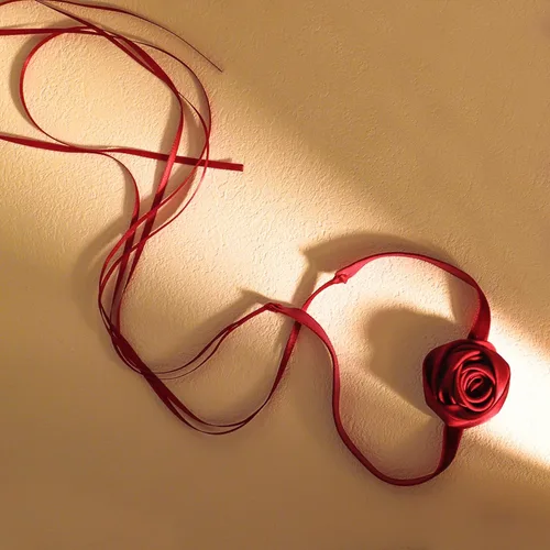 Miniatura 5 de iuviwey Gargantilla negra con cordones de flores de camelia para mujeres y niñas