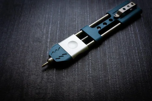 Miniatura 4 de TEC Accessories - Ko-Axis™ Rail Pen - Aluminio - Cerakote azul - Transporte diario - Regalos para hombres