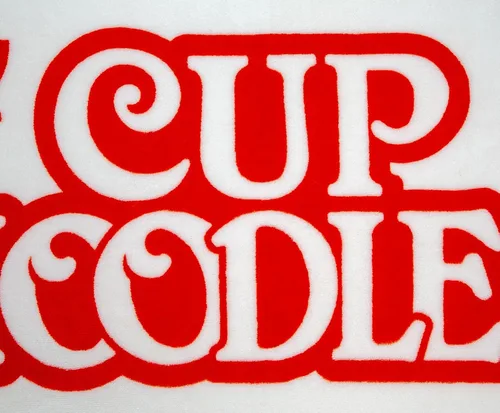 Miniatura 2 de Manta de microfelpa con logotipo de Nissin Cup Noodles 45 x 60 pulgadas