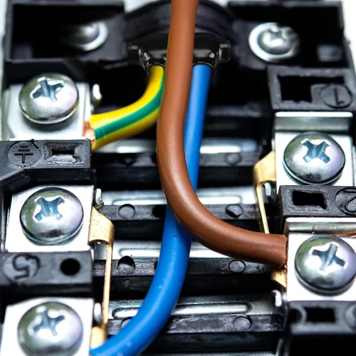 Miniatura 5 de Copkim 5 Piezas Conectores de Cable Aislados Conectores de Empalme Negros 2 Puertos Terminales de Soldadura de Cable Múltiple Empalmadores de Cable