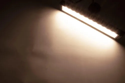 Miniatura 3 de Raycharm Lámpara LED para toldo exterior de RV de 18", 40° de ángulo hacia abajo, luz blanca cálida de 3000 K, 12V/24V CC, alto rendimiento