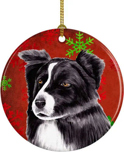 Miniatura 60 de Caroline's Treasures Bulldog English - Copos de nieve rojos y verdes, adorno de cerámica de Navidad, decoración colgante para el hogar, Navidad
