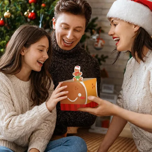 Miniatura 6 de Yeaqee 32 piezas cajas de regalo de Navidad 3D caja de dulces de Navidad bolsas de regalo de Navidad con forma de jengibre, muñeco de nieve