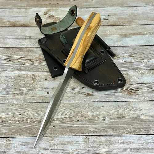 Miniatura 9 de CUCHILLO DE CAZA CON FUNDA, CUCHILLO DE CAZA CON MANGO DE OLIVA, CUCHILLA DE ACERO N690, FUNDA DE CUERO ORIGINAL Y VARILLA FERRO