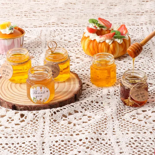 Miniatura 3 de Mini tarros de miel de 1.5 onzas – Paquete de 60 tarros hexagonales de vidrio con varitas de miel de madera, tapas doradas, colgantes de abeja