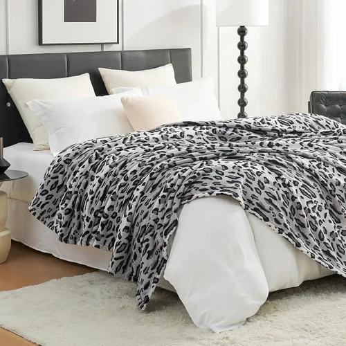 Miniatura 12 de Cozy Bliss Manta mullida con estampado de vaca para sofá, manta gruesa, suave y cálida de forro polar que no desprende para decoración occidental