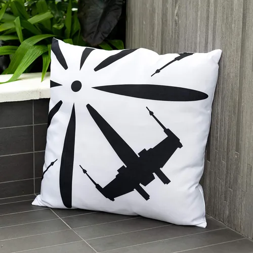 Miniatura 5 de Seven20 Star Wars - Almohada blanca Diseño de racimo de caza X-Wing negro Tela resistente al agua y a la decoloración para uso en interiores