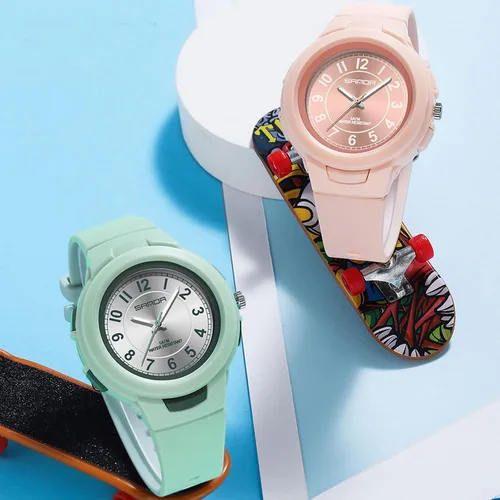 Miniatura 3 de findtime Reloj blanco para mujer, 5 ATM, resistente al agua, correa de silicona con números arábigos, analógico, de cuarzo, fácil de leer