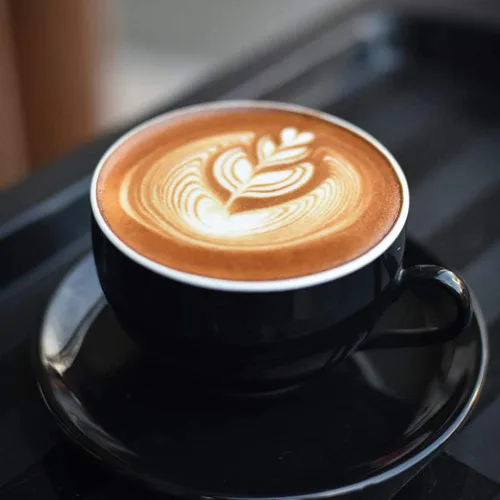 Miniatura 6 de Yesland Paquete de 2 tazas y platillo de café de cerámica de 8.5 onzas, tazas de capuchino negro brillante para cafetería y barista, perfectas