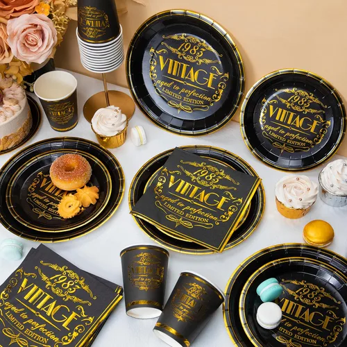 Miniatura 4 de Crisky Juego de 96 servilletas de papel de aluminio de oro negro para cumpleaños de 40 años, vajilla desechable vintage de 1983 para mujer