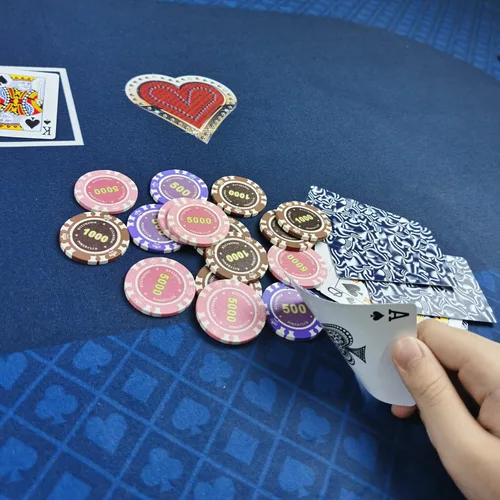 Miniatura 3 de BALIKEN Texas Holdem - Tapete de fieltro profesional de 108 x 56 pulgadas, a prueba de polvo, lavable e irritable Azul