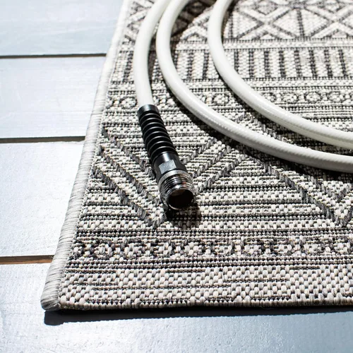 Miniatura 4 de SAFAVIEH Alfombra lavable para exteriores, colección Courtyard de 2.3 x 16 pies, color negro y gris, no desprende pelusa y de fácil limpieza, ideal