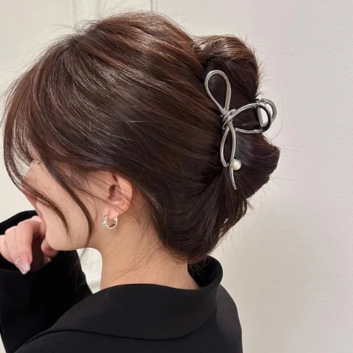 Miniatura 5 de Pinzas de metal grandes para el cabello con diseño de lazo negro y perlas blancas, pinzas antideslizantes para mujeres y niñas, agarre fuerte