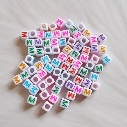 Miniatura 5 de Xeahung 200 cuentas de letras acrílicas cuadradas multicolor para hacer joyas, llaveros de bricolaje, collares, pulseras, decoraciones