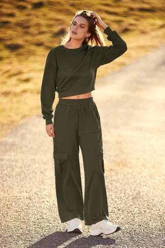 Miniatura 8 de PRETTYGARDEN Conjunto de 2 piezas de otoño para mujer, sudadera de manga larga, pantalones cargo de pierna ancha con bolsillos