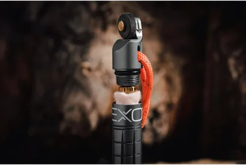 Miniatura 5 de Exotac nanoSPARK - Arrancador de fuego ultracompacto con operación con una sola mano, rueda de pedernal de alto rendimiento y compartimento de Gris