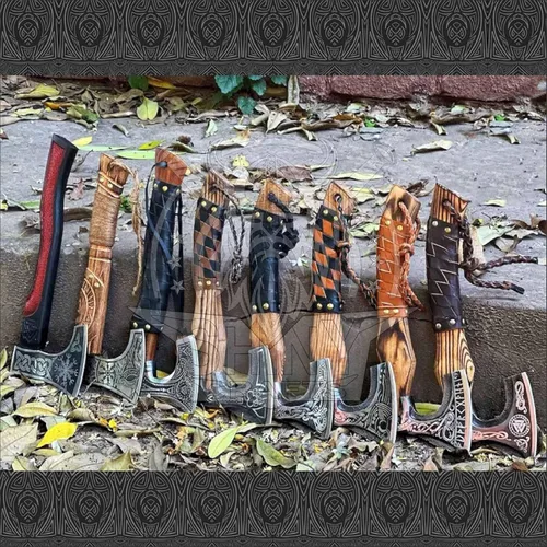 Miniatura 7 de Hacha vikinga decorativa hecha a mano con mango y funda envueltos en cuero, hoja grabada, regalo coleccionable ceremonial para hombres, guerreros