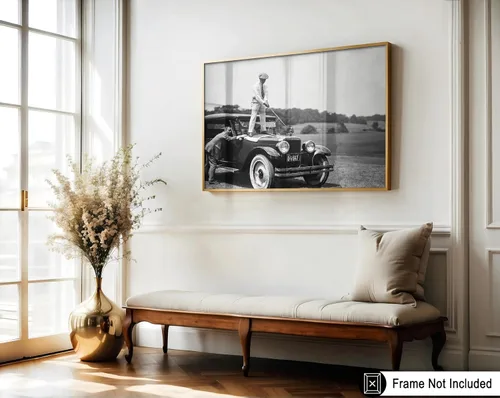Miniatura 3 de Poster Master Póster vintage de golfista en la parte superior del auto antiguo, impresión deportiva retro, arte clásico para automóvil, arte
