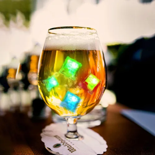 Miniatura 5 de ENUOLI Cubos de hielo iluminados para bebidas, 12 PCS Cubos de hielo de acrílico LED impermeables intermitentes multicolor brillantes reutilizables